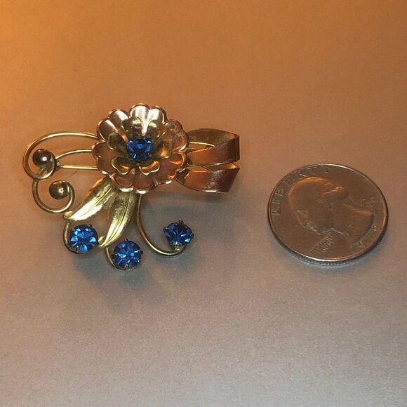 Vintage IH Gold‎ Tone Floral Flower Brooch /pin 1/20 10K gold filled Blue Gems - Picture 4 of 4